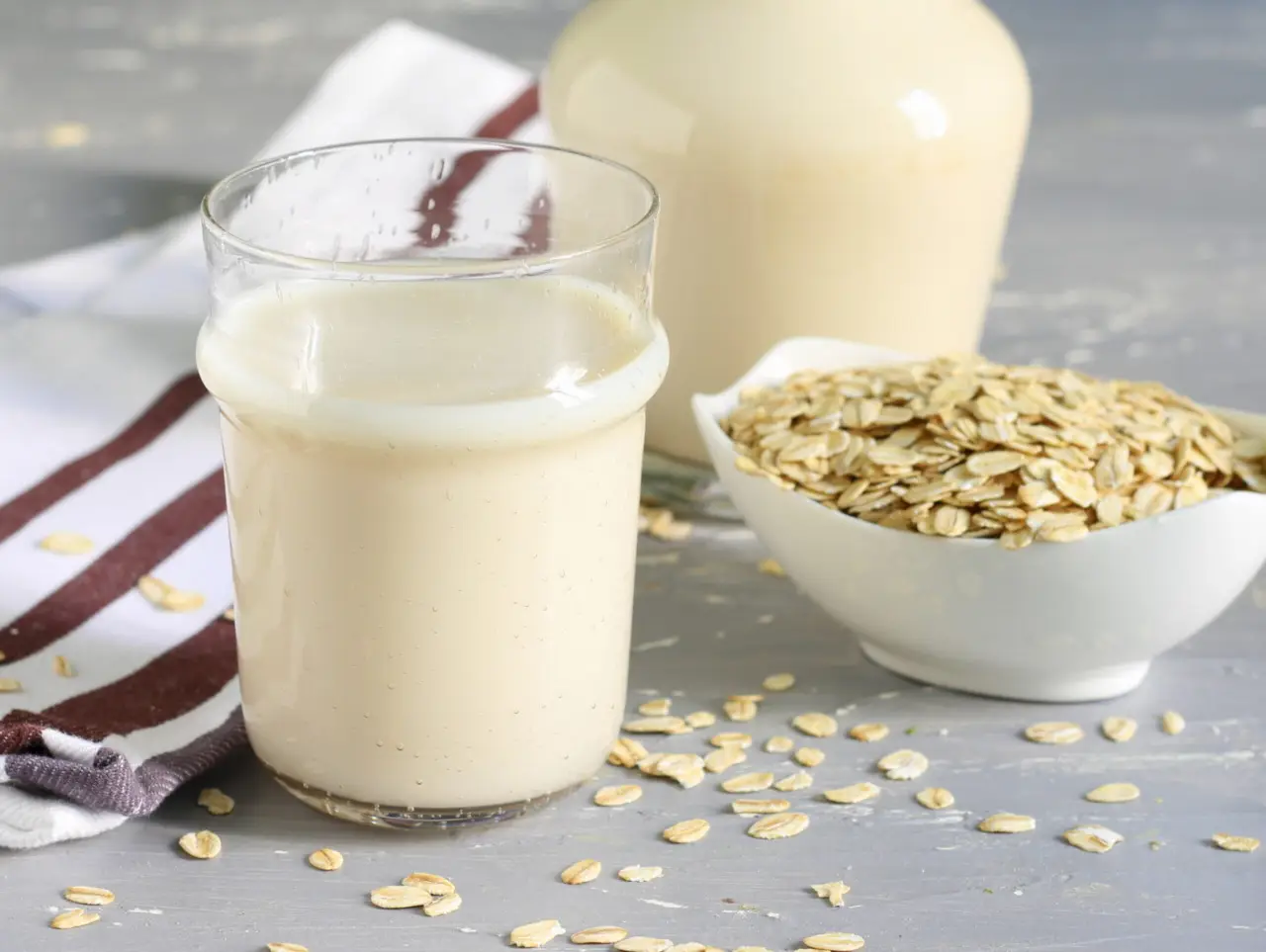 Bere latte di avena: ecco le conseguenze per colesterolo e glicemia Bere latte di avena: ecco le conseguenze per colesterolo e glicemia