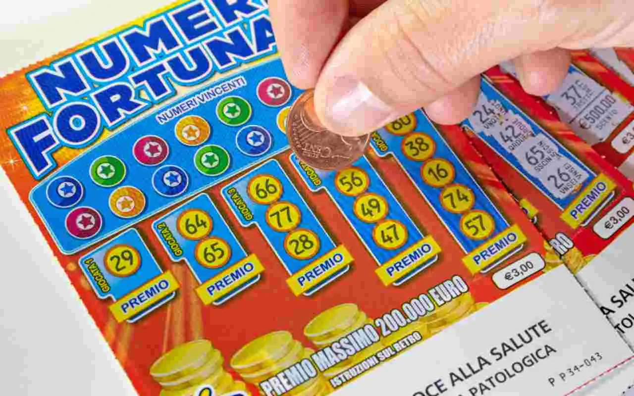 Trucco per vincere sempre ai Gratta e Vinci: ecco come funziona Trucco per vincere sempre ai Gratta e Vinci: ecco come funziona